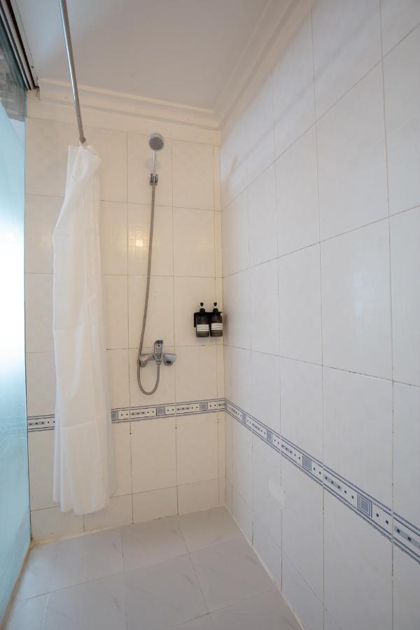 Blau Hotel Hanoi Buitenkant foto