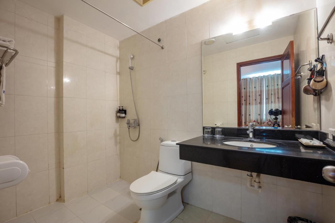 Blau Hotel Hanoi Buitenkant foto